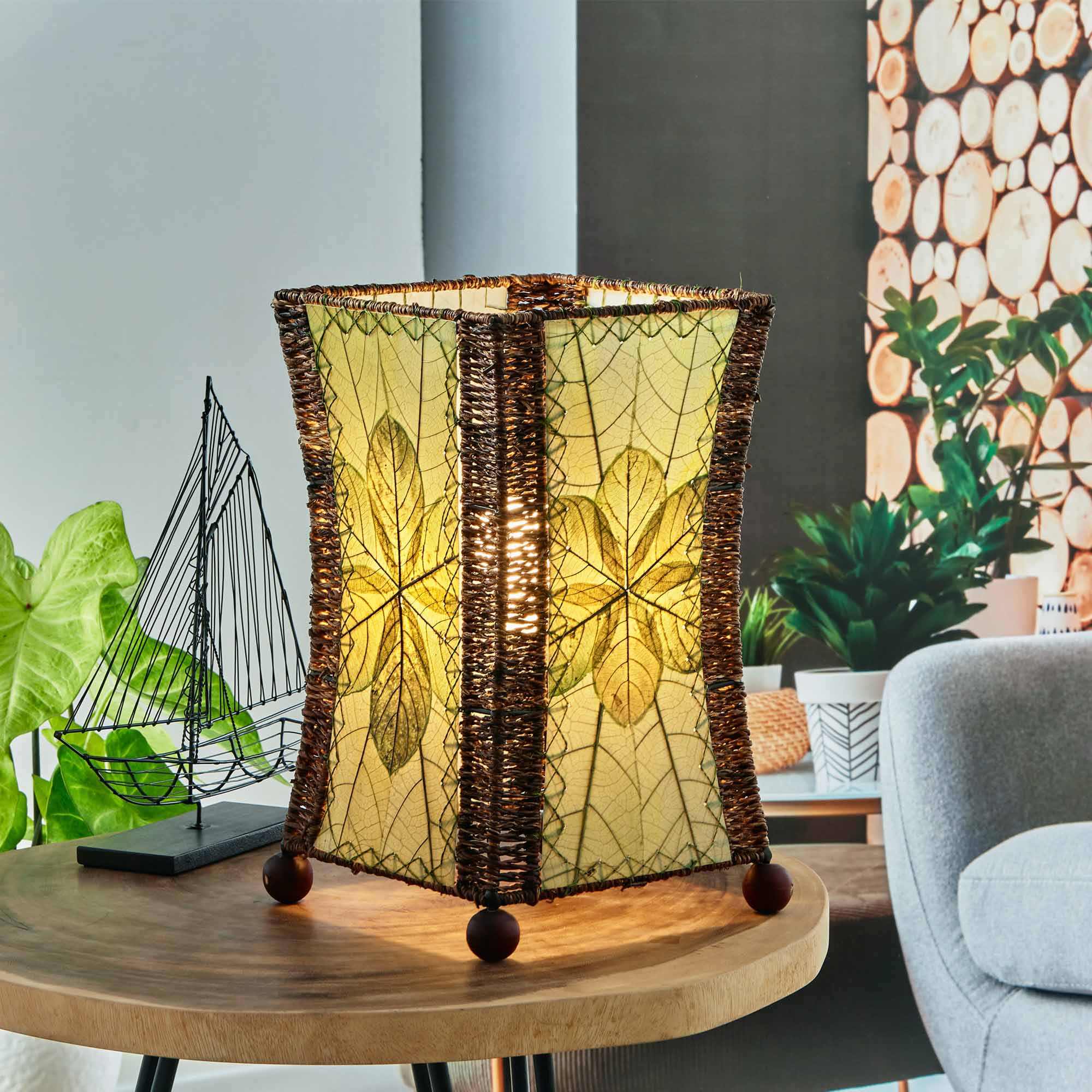 553-t-g alt-sq-lifestyle Hourglass Table Lamp