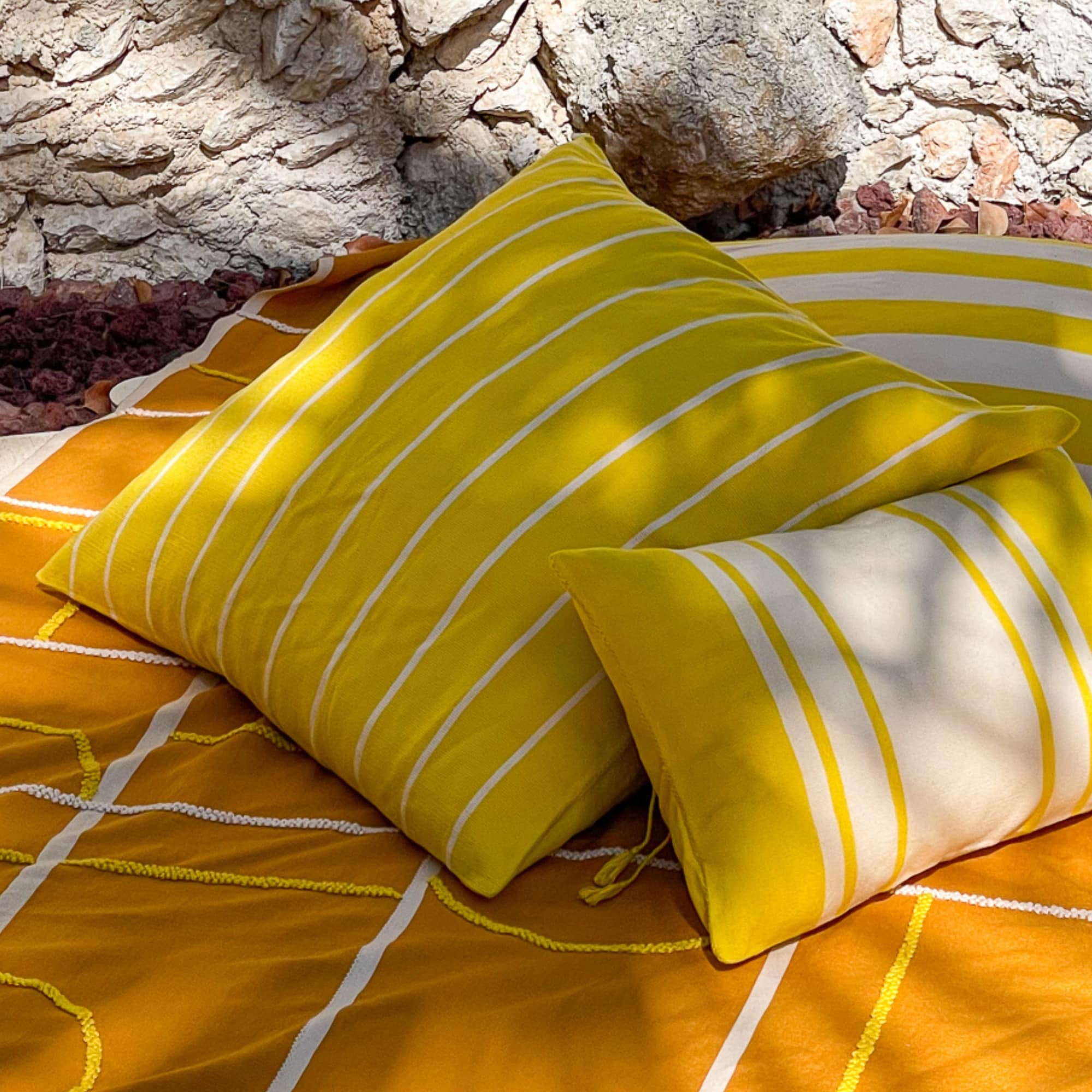Rayas 2 Pillow Cover
