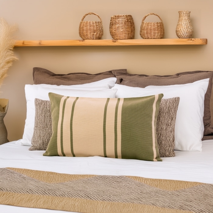 Toloyal Lumbar Pillow Green <br>(Item # ss23_hcl_04)